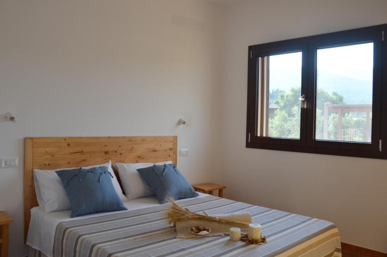 Agriturismo Il Vecchio Mandorlo Кастильоне-делла-Пеская Экстерьер фото
